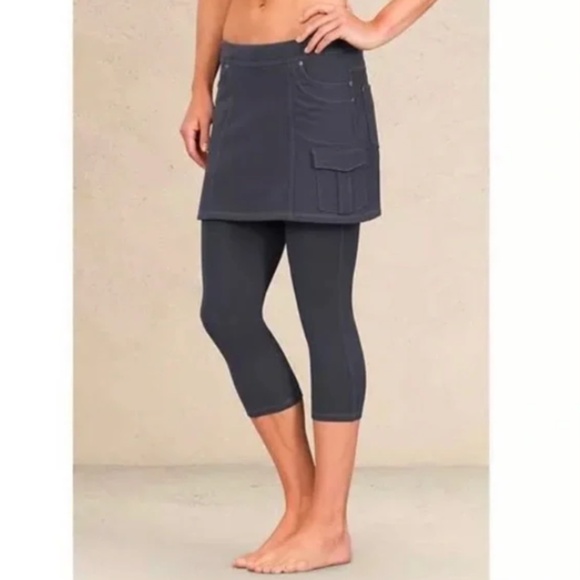 Athleta Dresses & Skirts - Athleta Bettona Skirt with Capri Leggings